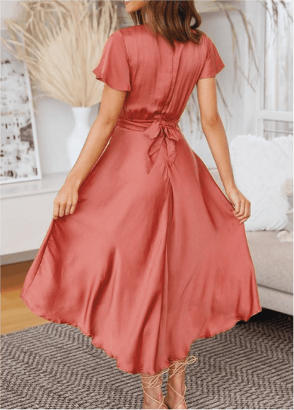 Lyla Dubois | Robe légère en satin - Zevessa
